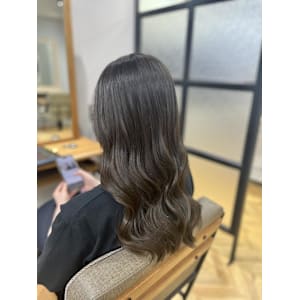 透明感のあるカラー