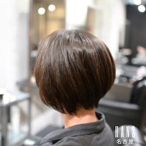 優しい印象にも、クールな印象にも◎万能な 前下がりボブカット