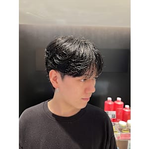 韓国メンズヘア　シースルーカルマヘア　カルマパーマ