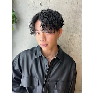 ツイストスパイラルパーマ｜ツイストスパイラル×センターパート