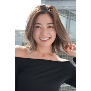 軽快な動きが楽しめるセミロングスタイル