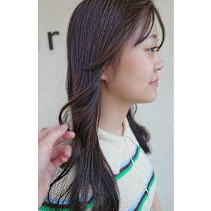 オリーブベージュ