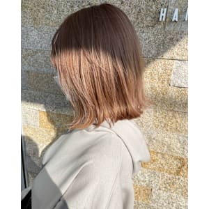 ペールベージュ