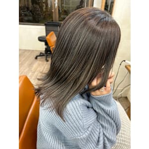 シンプルストレート大人ミディナチュラルシークレットハイライト