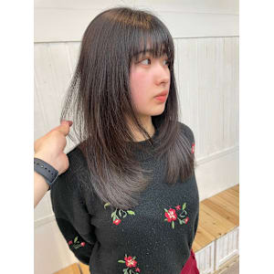 丸型卵形ベース切りっぱなしレイヤーカット美髪ストレート