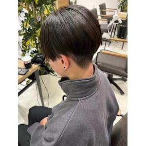 刈り上げショートマッシュ　前下がり　ツーブロック