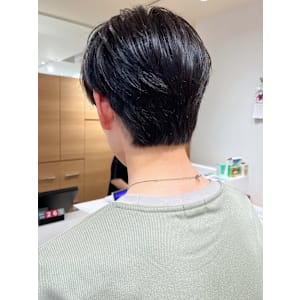 マッシュ　レイヤーショート　ミニマッシュ　黒髪　爽やかヘア