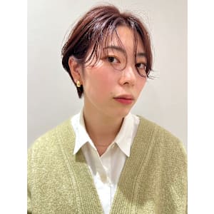 マッシュショート　フェイスレイヤー　ひし形　ベージュカラー