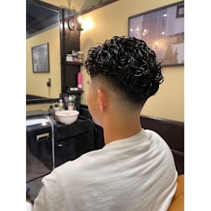 BARBER Chos メンズトータルビューティ×ショート
