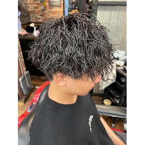 BARBER Chos メンズトータルビューティ×ショート