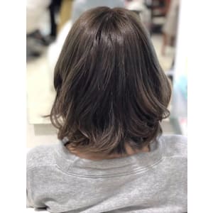 ELLYLONDON 1st.店×ミディアム