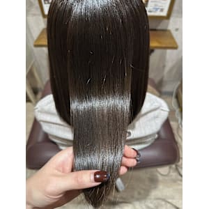 オリーブグレージュ