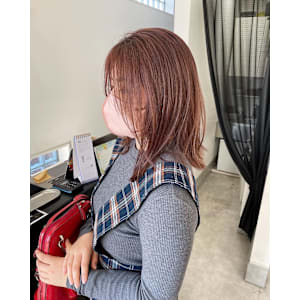 ピンクグレージュ