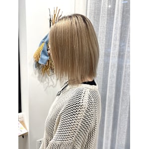 ホワイトベージュ