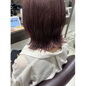 ピンクベージュ