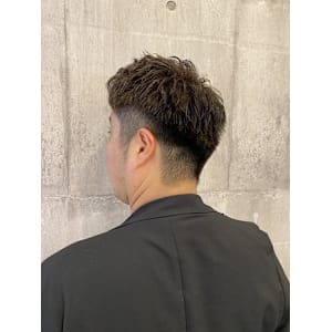 刈り上げ×ベージュ