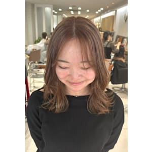  ベージュカラー