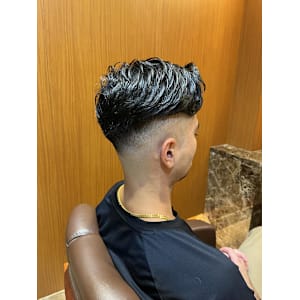 銀座　理容室　スキンフェード　バーバースタイル