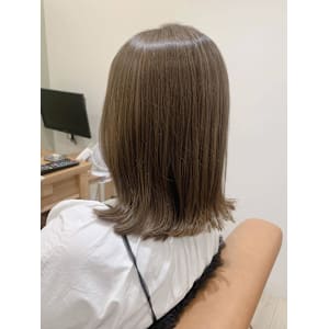 透け感グレージュ