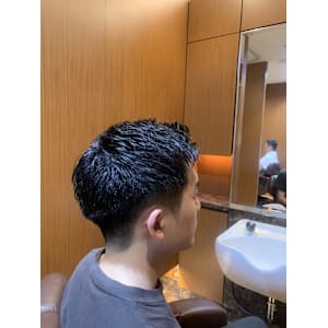 銀座　理容室　刈り上げ　フェード