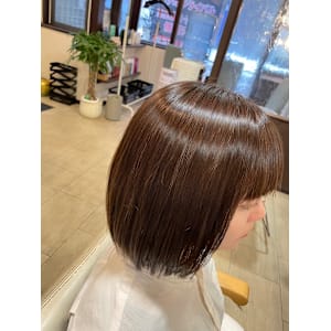 ボブカット　キラガミストレート×カクテルカラー