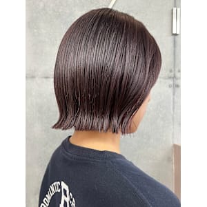 ラベンダーカラーの切りっぱなしボブ