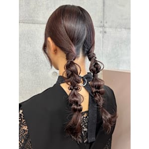 お呼ばれヘア編み下ろしツインセット