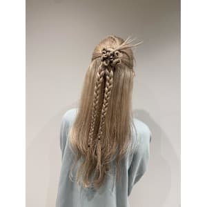 カチモリハーフアップ