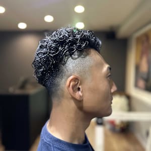 プードルパーマ x スキンフェード