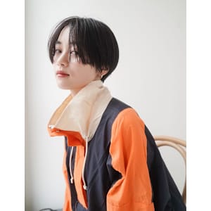 ハンサムショート　暗髪　メンズライク