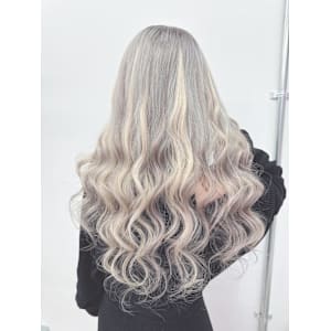 シルバーとホワイトのMIXハイトーンスタイル！