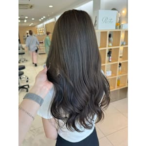 オリーブベージュ