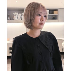 ミルクティーベージュ/ボブ/ハイトーンカラー/ダブルカラー