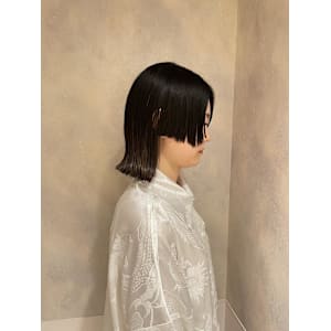 モードヘア×アッシュカラー×前髪なし×横浜×20代30代