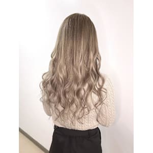 ミルクティーベージュ