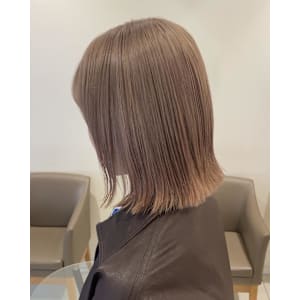 秋のミルクティーベージュ