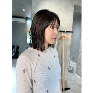 KUsU（クス）×切りっぱなしボブ×ダークブラウン