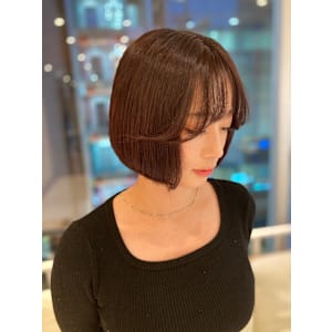 ボブ×シースルーバング×小顔カット