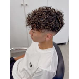 GROOMER/S TOKYO ハイライト スペインカール - GROOMER/S TOKYO for mens salon【グルーマーズトウキョウフォーメンズサロン】掲載中