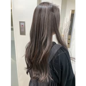 ハイライト多めグレーベースハイライト