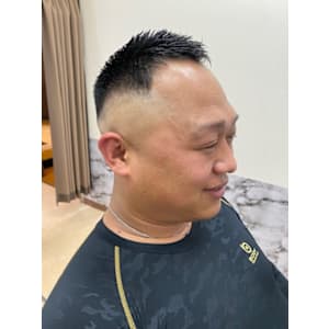 ソフトモヒカン×スキンフェード