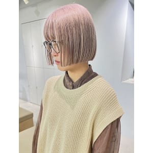 ぱつっとリップラインボブ×ハイトーンカラー/ホワイトカラー