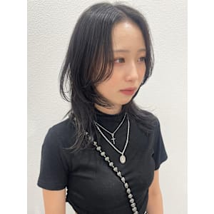 ミディアムウルフ　顔周りレイヤー