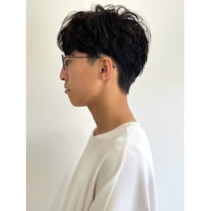 刈り上げショート　ナチュラルパーマ　簡単スタイリング