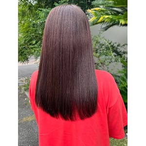 ナチュラルブラウン　髪質改善　ストレートヘア　セミロング
