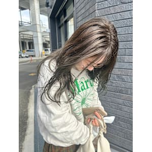 スモーキーアッシュ