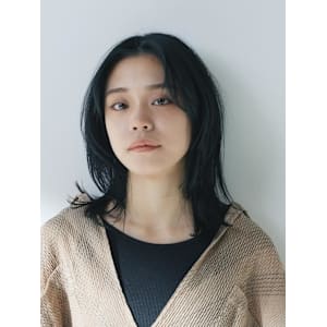 暗髪ミディアム　【FIRST】鈴木宏子