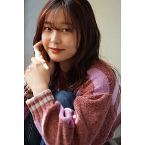 暖色カラーでカジュアルフェミニン