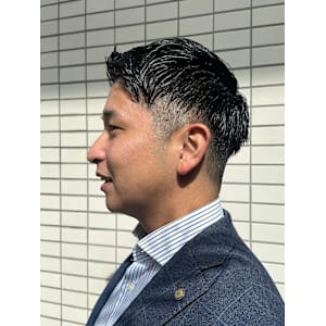 刈り上げすっきり！セットしやすいビジネスマンのメンズカット