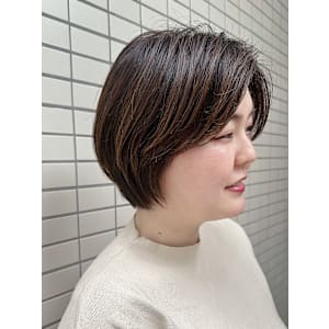 丸みショートで可愛いもおしゃれも手に入れて◎マロンブラウン
